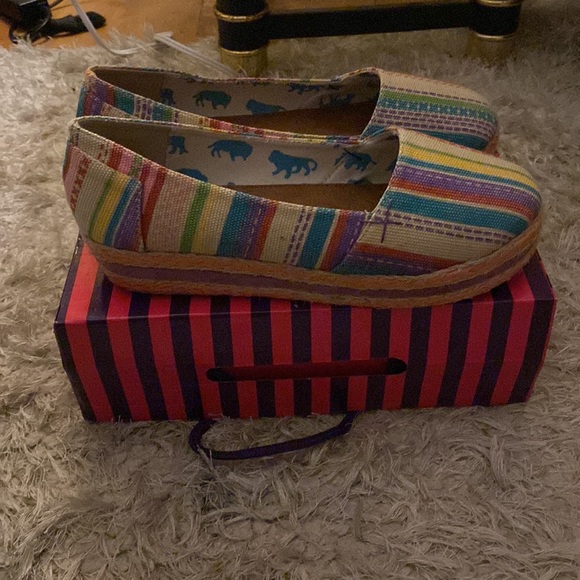 Yoki Slip Ons - Picture 2 of 3